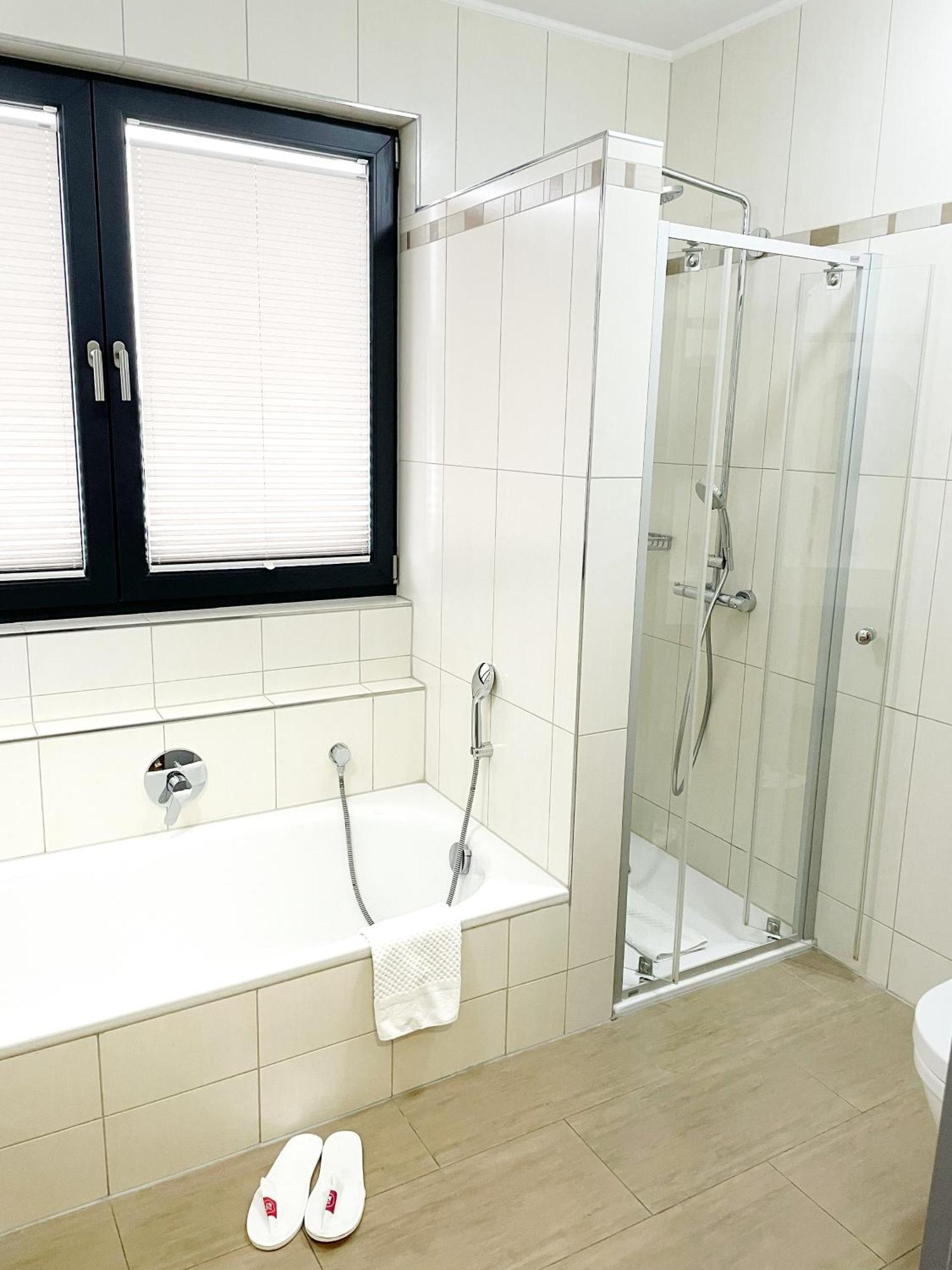 Hotel Naam & Frankfurt City-messe Airport