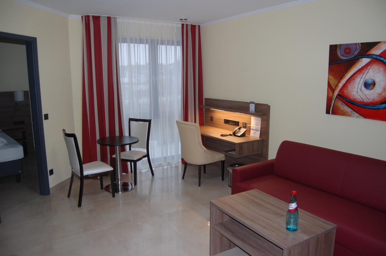 Naam & Frankfurt City-messe Airport Hotel 3*