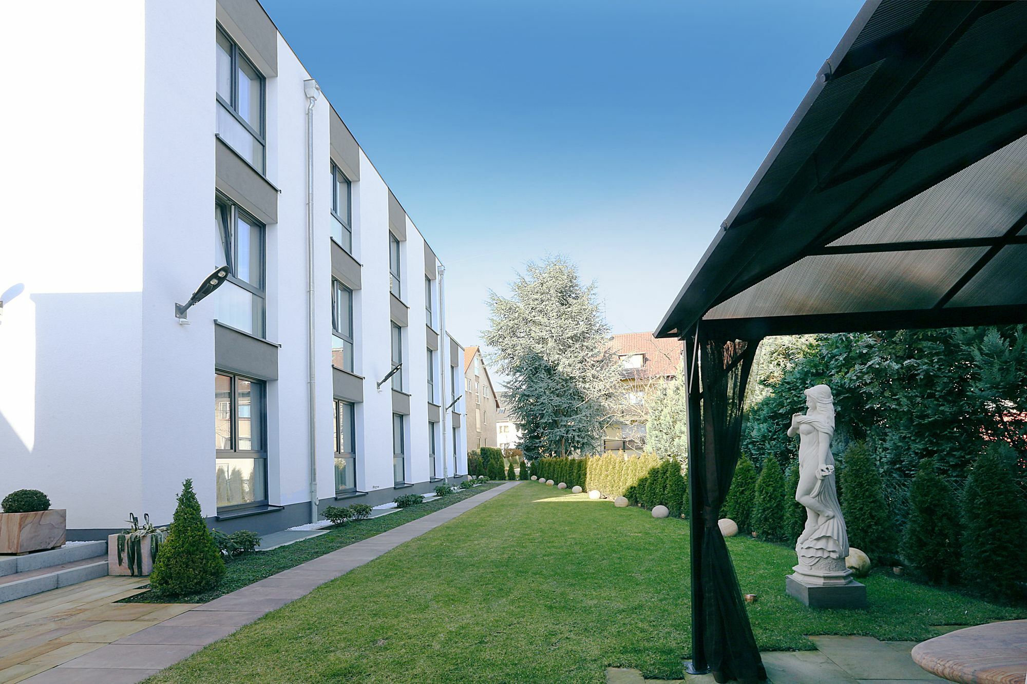 Naam & Frankfurt City-messe Airport Hotel