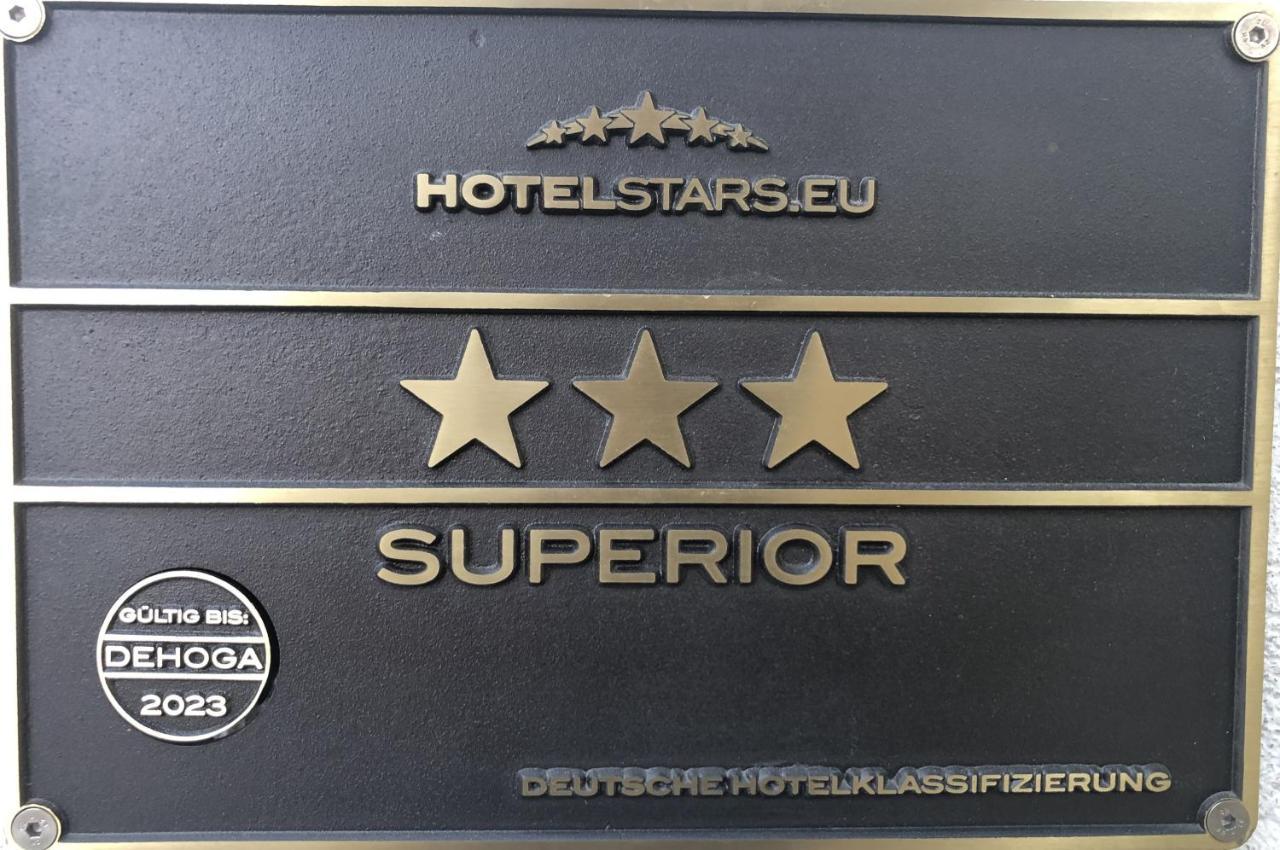Hotel Naam & Frankfurt City-messe Airport 3*
